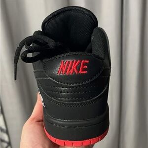 Nike Kids Sneakers in Black and Red